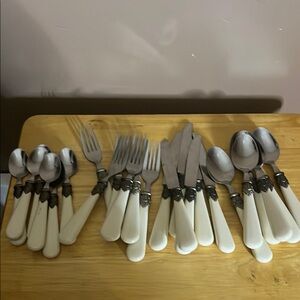 24 piece service for six vintage flatware silverware